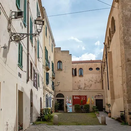 Centro Storico Carlo Alberto アルゲーロ