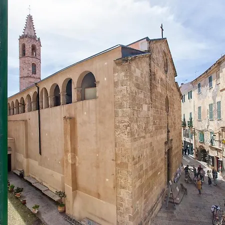 Centro Storico Carlo Alberto 알게로