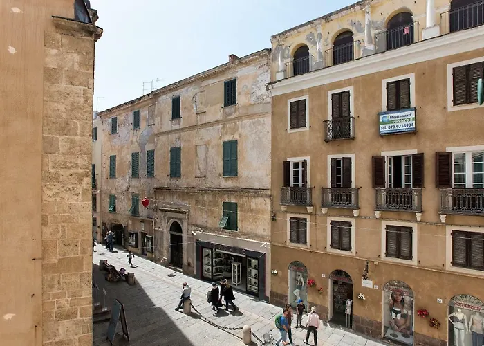 Centro Storico Carlo Alberto * アルゲーロ